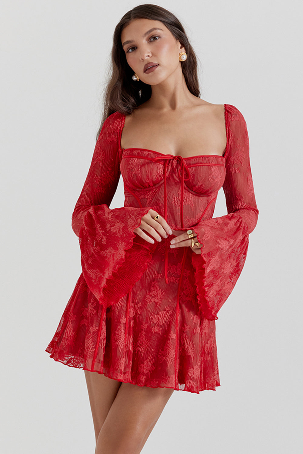 Sexy Mini-Cocktailkleid mit Corsagen-Oberteil & langen Ärmeln – Partykleid & Abendkleid
