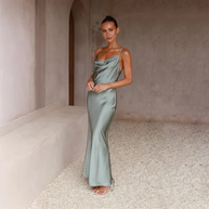 WW | Zeitlose Satin Damenkleid Mit Offenem Rücken Elegantes Design