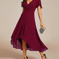 WW | Kleid mit V-Ausschnitt und Rüschenärmeln
