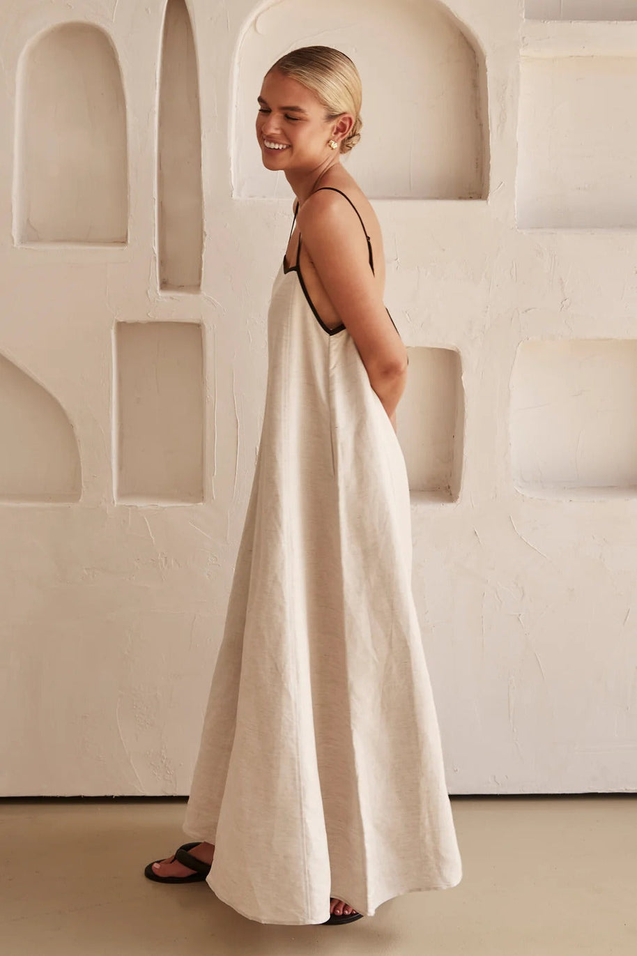 WW | Langes Leinenkleid Im Kontrast