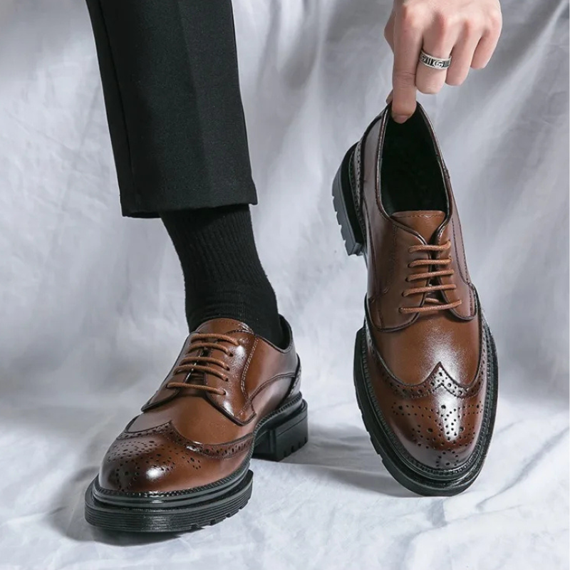 W&W Mode | Modische Herrenschuhe Mit Brogue Design Und Robuster Sohle