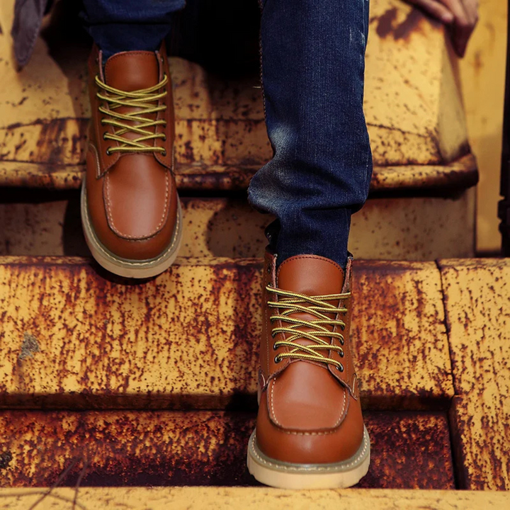 Damenstiefel im Vintage-Stil mit Schnallen und rutschfester Gummisohle
