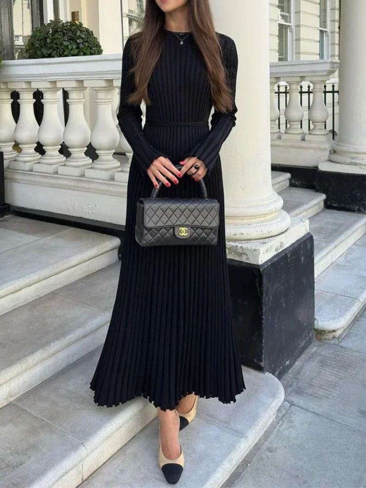 WW | Enganliegendes Langes Strickkleid mit Falten Design und Stretchstoff, Strick Damenkleid