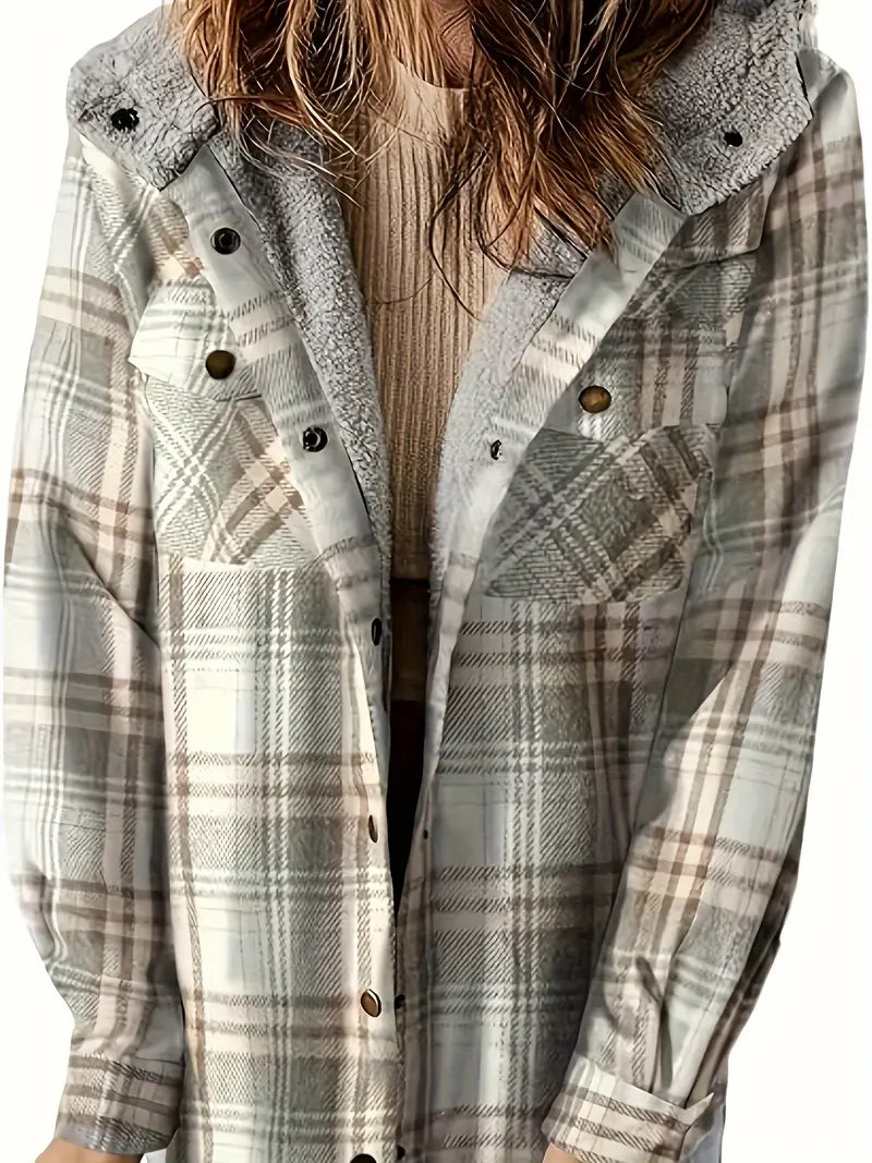 Warme Jacke mit Kapuze und Reißverschluss