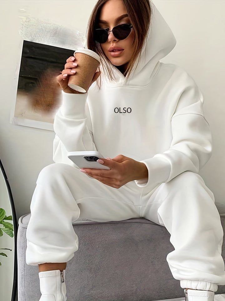 W&W Mode | Oslo Damen Set – Zweiteiliges Set aus Kapuzenpullover und Sweatpants für lässigen Stil und maximalen Komfort.