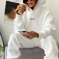 WW | Oslo Damen Set – Zweiteiliges Set aus Kapuzenpullover und Sweatpants für lässigen Stil und maximalen Komfort.
