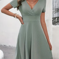 WW | Sommerkleid für Damen mit V-Ausschnitt Elegant Tailliert Kurzärmelig