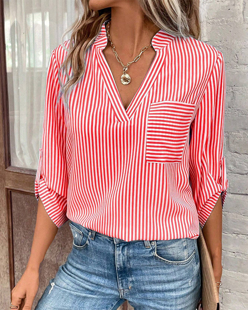 WW | gestreiftes Shirt mit V-Ausschnitt und Brusttasche