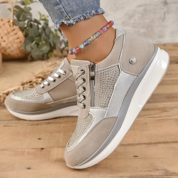 WW - Glänzende Kristall-Keilsneakers