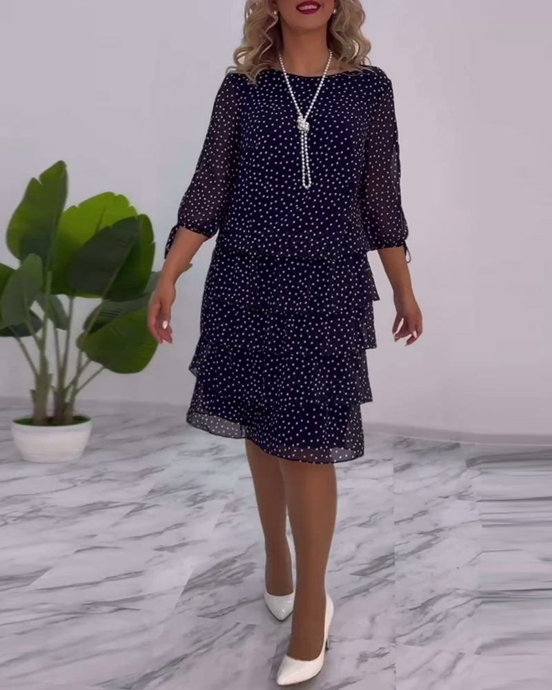 WW | Elegantes Gepunktetes Lagenkleid