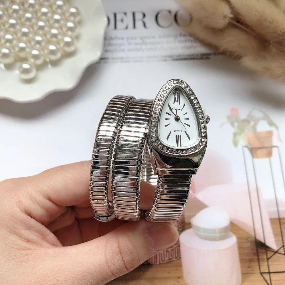 W&W Mode | Luxuriöse Goldene Wickelarmbanduhr