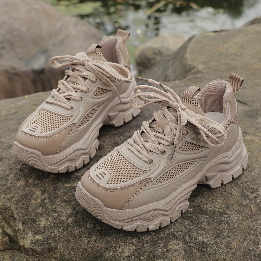 WW | Plateau Sneakers mit Modernem Look