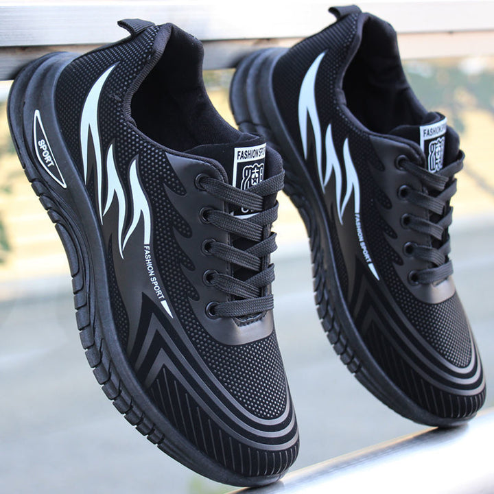 Wanderschuhe mit wasserdichtem Obermaterial und rutschfester Sohle