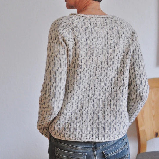 Schicke graue Strickjacke mit Rundhalsausschnitt