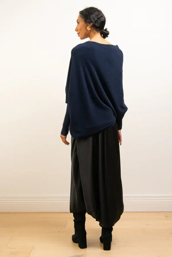 W&W Mode | Asymmetrischer Damenpullover mit eleganter Drapierung