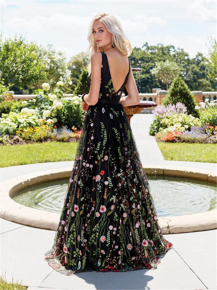 W&W Mode | Fabulous Ärmelloses besticktes Kleid