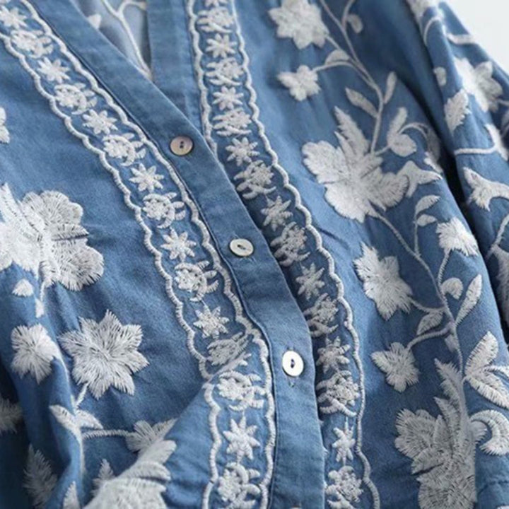 Damen-Bluse mit Blumenstickerei und durchgehender Knopfleiste