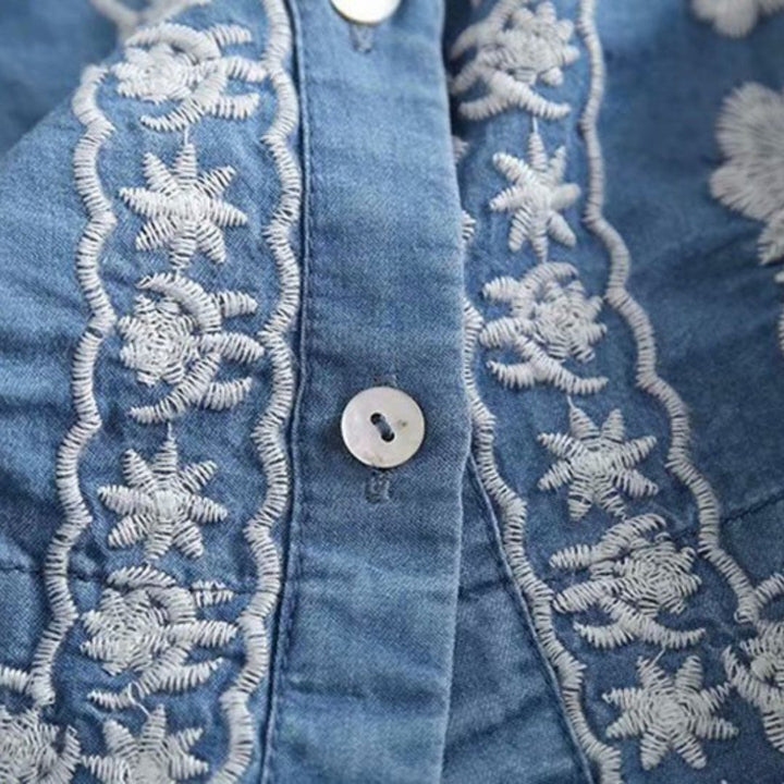 Damen-Bluse mit Blumenstickerei und durchgehender Knopfleiste