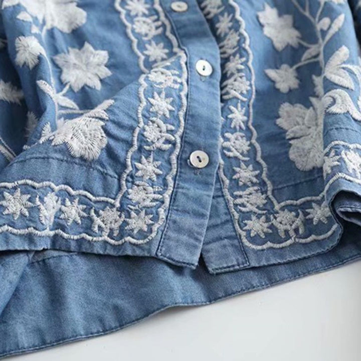 Damen-Bluse mit Blumenstickerei und durchgehender Knopfleiste