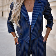 WW | Teil Blazer und Hose - gestreifter Cropped Blazer und weite Hose mit hoher Taille