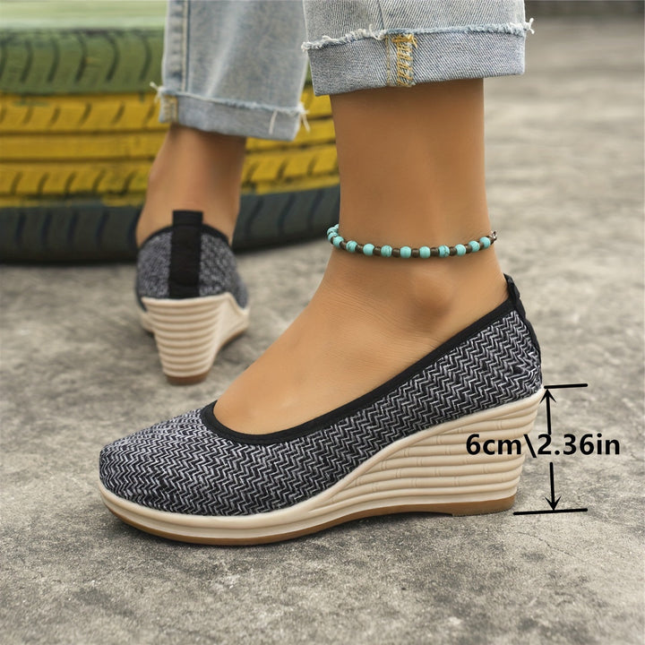 Damen Slipper mit Keilabsatz und atmungsaktivem Design