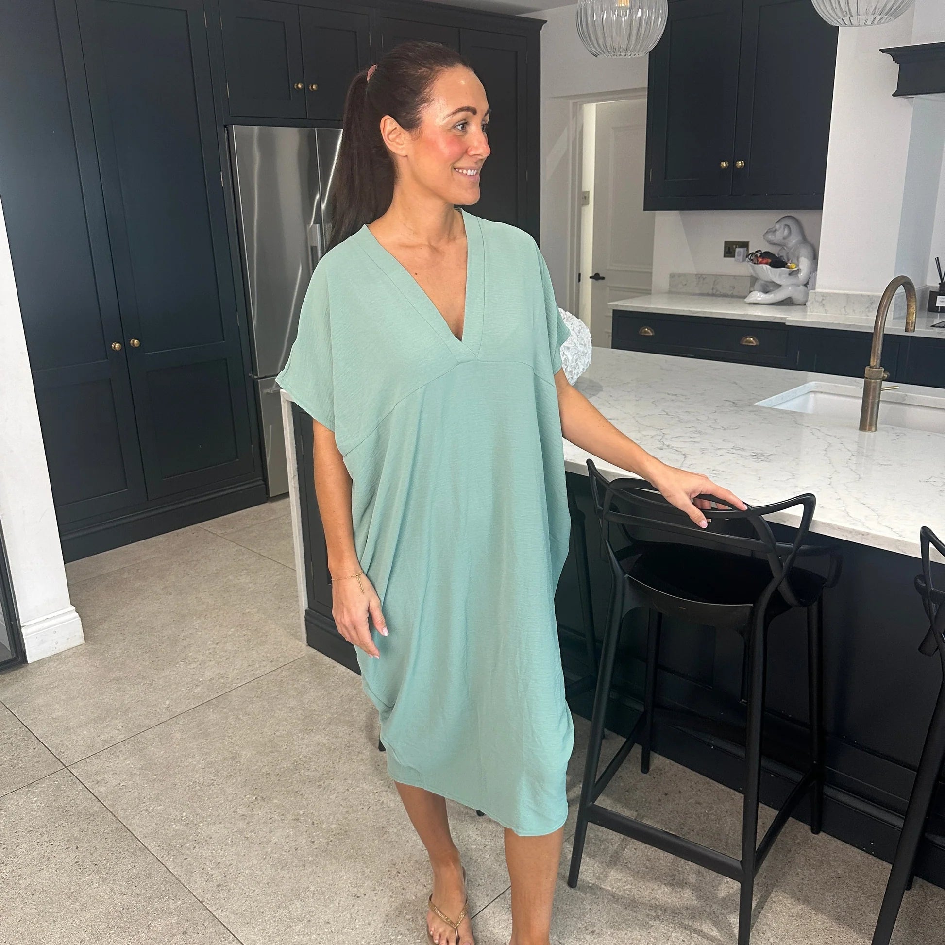 Kleid mit V-Ausschnitt | Unser Bestseller 2024