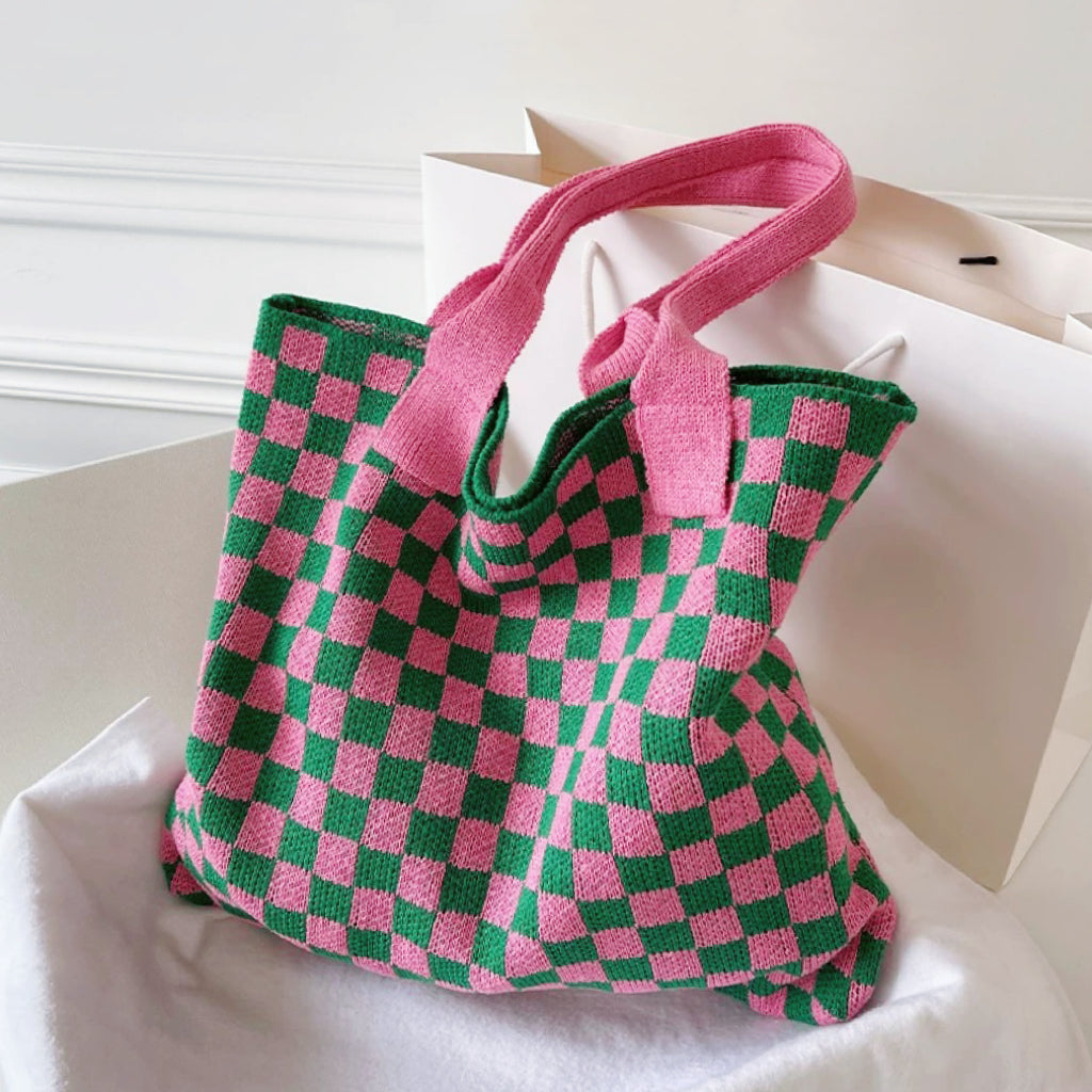 Strick-Tragetasche im Retro-Karo-Look