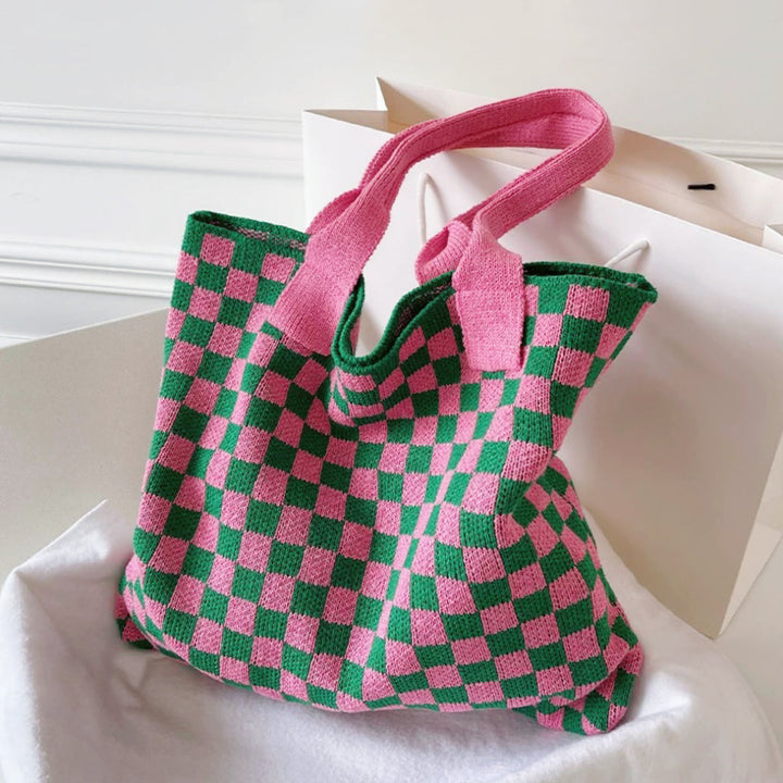 Strick-Tragetasche im Retro-Karo-Look