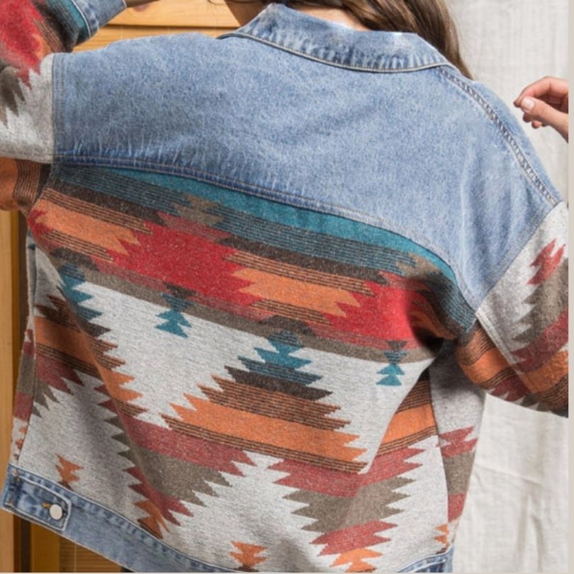 W&W Mode | Jeansjacke mit Aztekenmuster