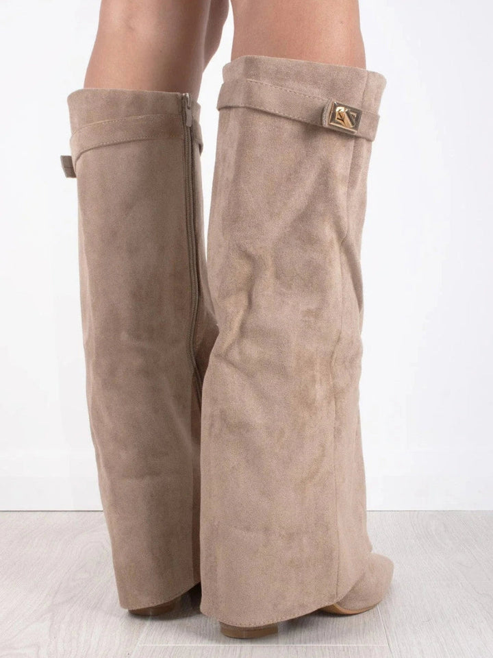 W&W Mode | Elegante Damenstiefel Aus Hochwertigem Suede Mit Goldenen Akzenten