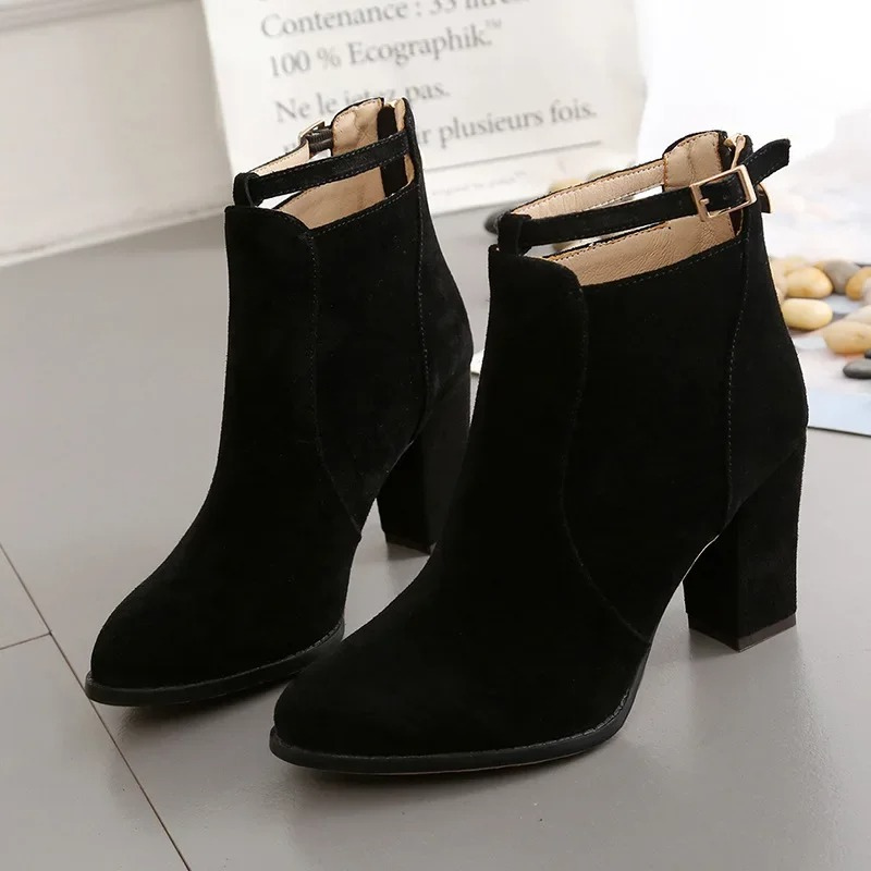 W&W Mode | Stiefel mit hohem Blockabsatz für Frauen