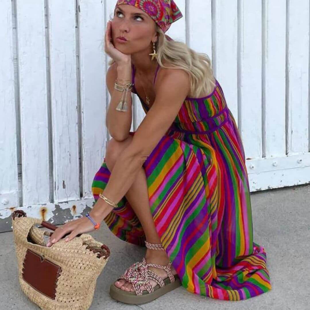 WW | Vibrant Gestreiftes Maxikleid mit Taillenbetonung