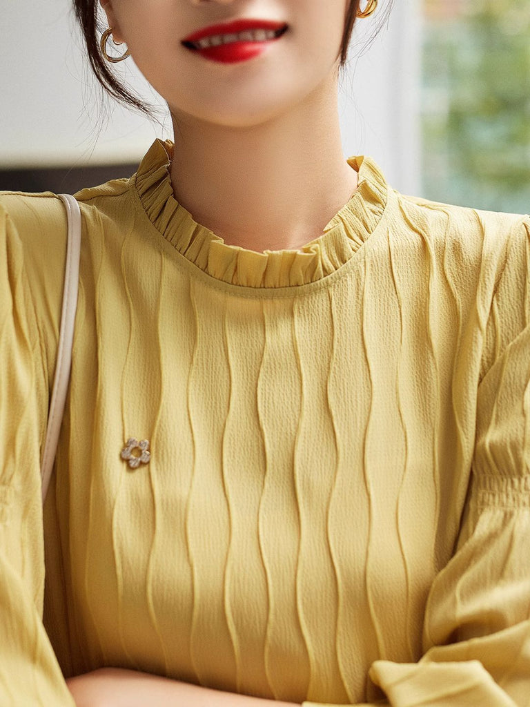WW | Wavy Textured Stand Collar Top Gelb