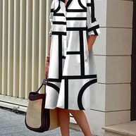 WW | Kleid mit Taschen und Geometrischem Aufdruck