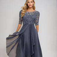 WW | Anmutiges Detailliertes Fließendes Kleid