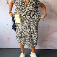 WW | Kurzärmliges Kleid mit Leopardenmuster und V-Ausschnitt