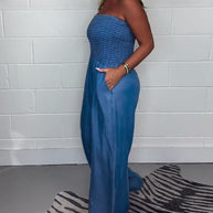 WW | Ärmelloser Jumpsuit mit Plissierung und einfarbigen Taschen