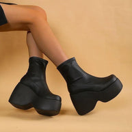 WW | Chelsea boot with elastic wedge heel made of leather