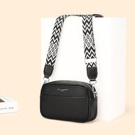 WW | Schlichte Schultertasche Aus Veganem Leder Im Kleinen Quadratischen Format