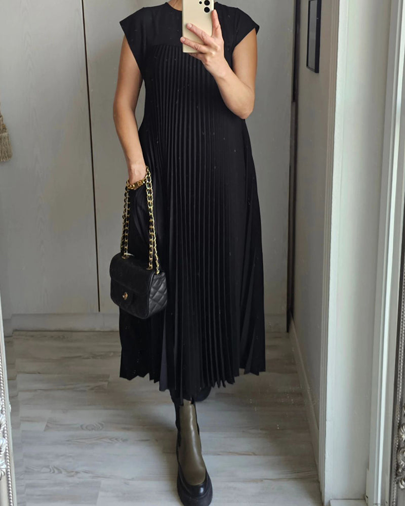 Ärmelloses plissiertes Kleid