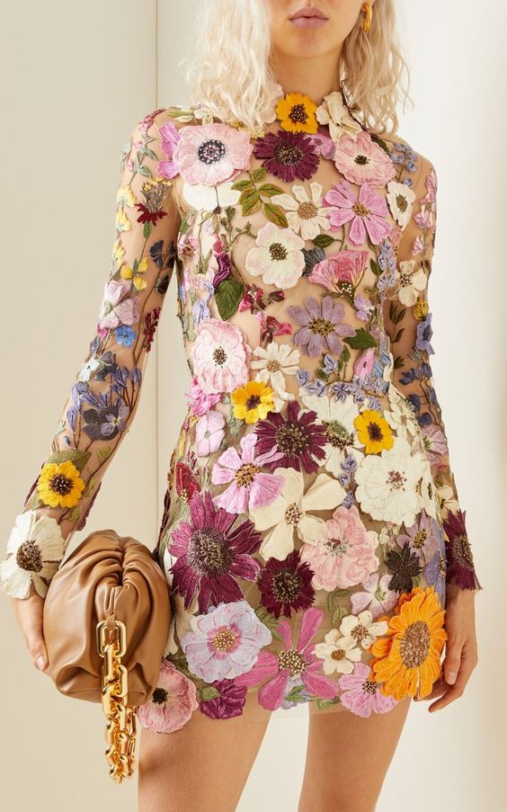 W&W - Dreidimensionales Blumenkleid