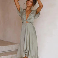 WW | Elegantes Satinkleid mit Bindeband