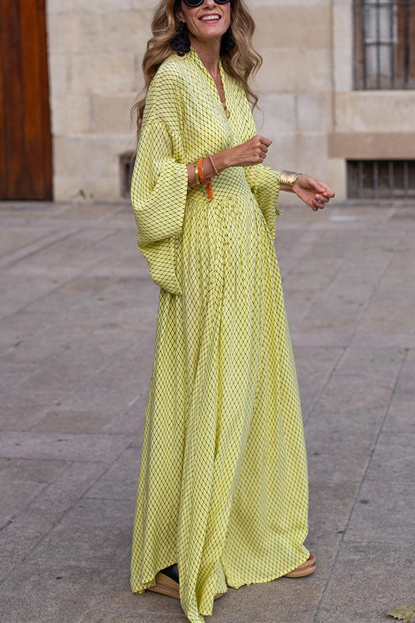 WW | Elegantes Maxikleid mit Glockenärmeln