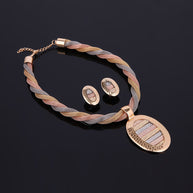 WW-teiliges Set Halskette, Ohrringe und Armbänder