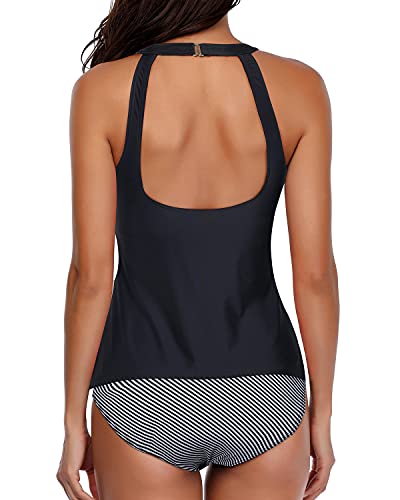 WW | Figurformender Schwarzer Tief Ausgeschnittener Tankini Mit Gestreiften Shorts