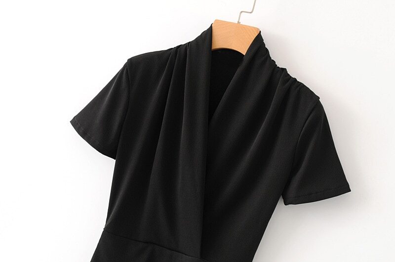 Eleganter Wickel-Body mit V-Ausschnitt