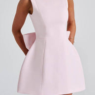 WW | Stylisches mit Perlen Verziertes Großes Schleifen Slim-Fit Mini-Kleid
