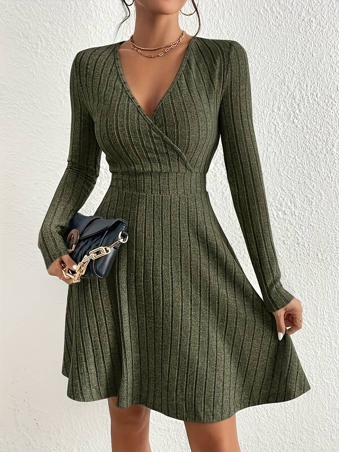 W&W Mode - Skaterkleid mit geripptem V-Ausschnitt