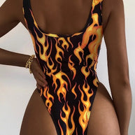 WW mit feurigem Flammenprint