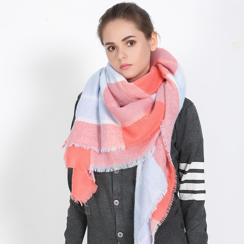 Damen Karierter Schal aus hochwertigem Material mit fransigen Kanten W&W Mode